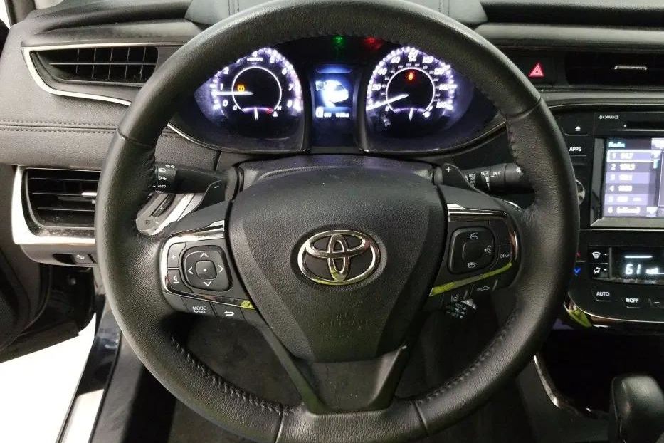 Продам Toyota Avalon 2017 года в Киеве