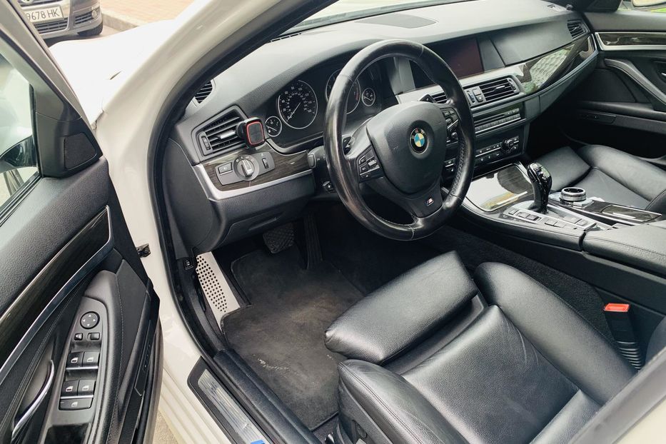 Продам BMW 550 Xi  2012 года в Киеве