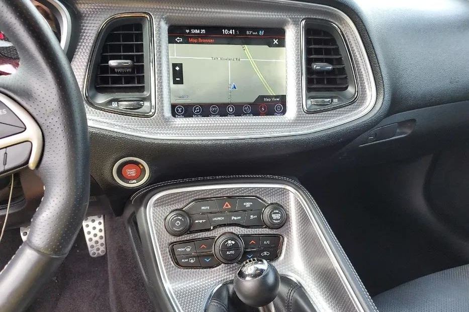 Продам Dodge Challenger 2017 года в Киеве