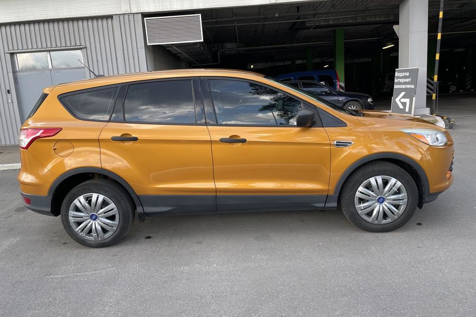 Продам Ford Escape 2016 года в Киеве