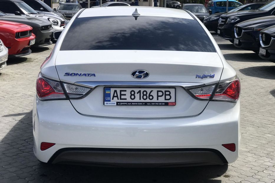 Продам Hyundai Sonata Hybrid YF 2013 года в Днепре