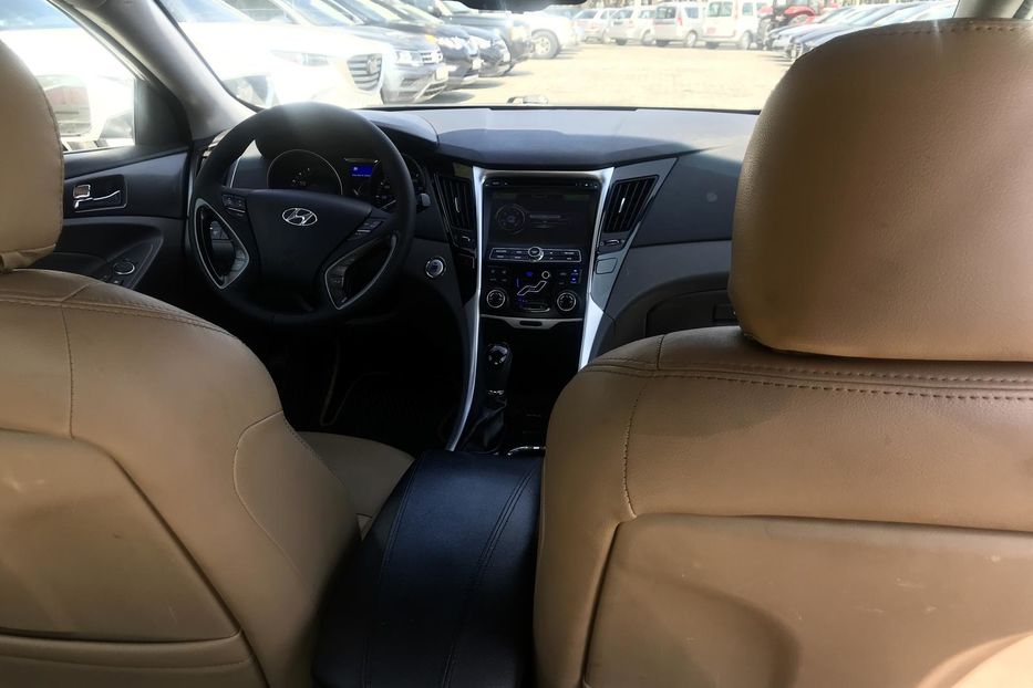 Продам Hyundai Sonata Hybrid YF 2013 года в Днепре