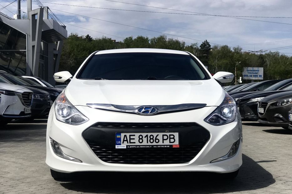 Продам Hyundai Sonata Hybrid YF 2013 года в Днепре