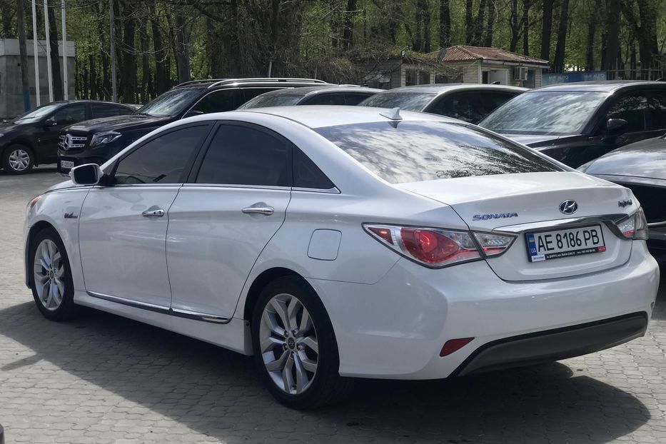 Продам Hyundai Sonata Hybrid YF 2013 года в Днепре