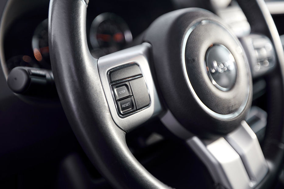 Продам Jeep Compass Latitude 2014 года в Одессе