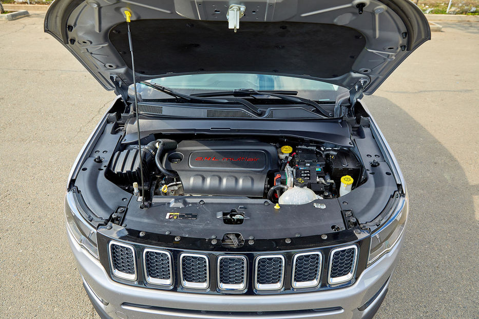 Продам Jeep Compass Latitude 2018 года в Одессе