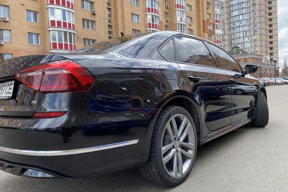 Продам Volkswagen Passat B8 R-LINE 2018 года в Киеве