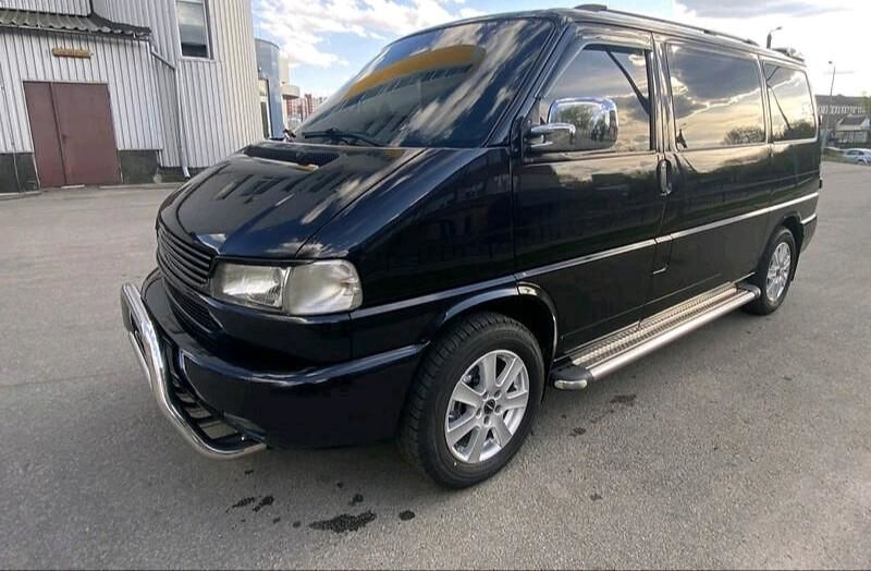 Продам Volkswagen T4 (Transporter) пасс. 2002 года в Киеве