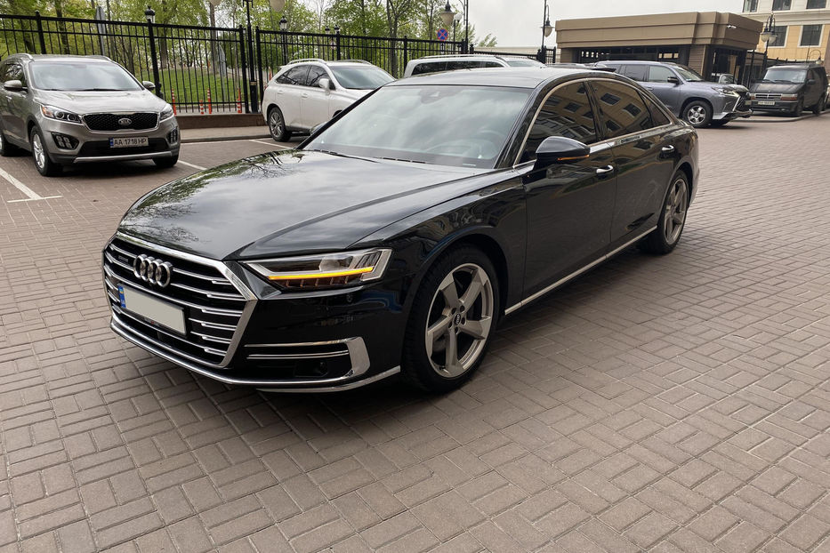 Продам Audi A8 55 TFSI 2017 года в Киеве