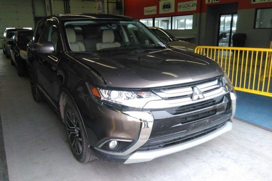 Продам Mitsubishi Outlander 2017 года в Киеве