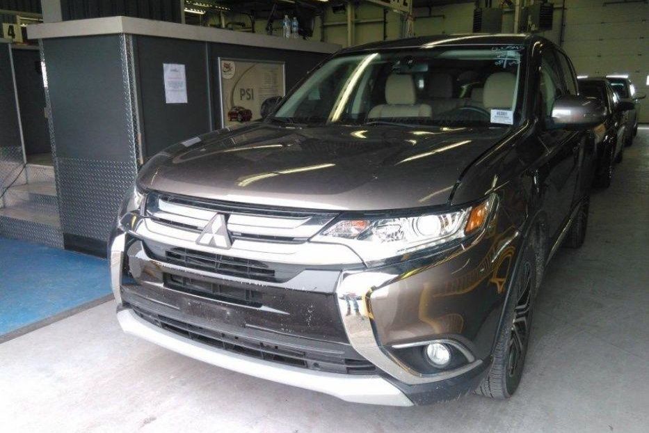 Продам Mitsubishi Outlander 2017 года в Киеве