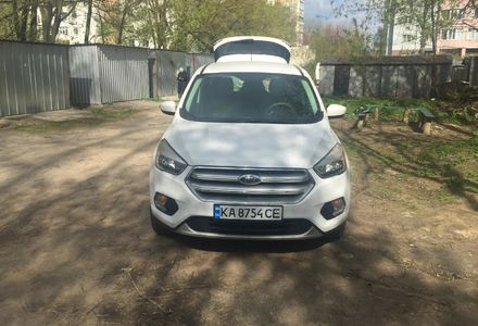 Продам Ford Escape ExpBoost 2017 года в Киеве