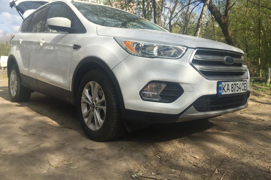 Продам Ford Escape EcoBoost 2017 года в Киеве