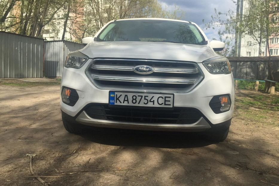 Продам Ford Escape EcoBoost 2017 года в Киеве