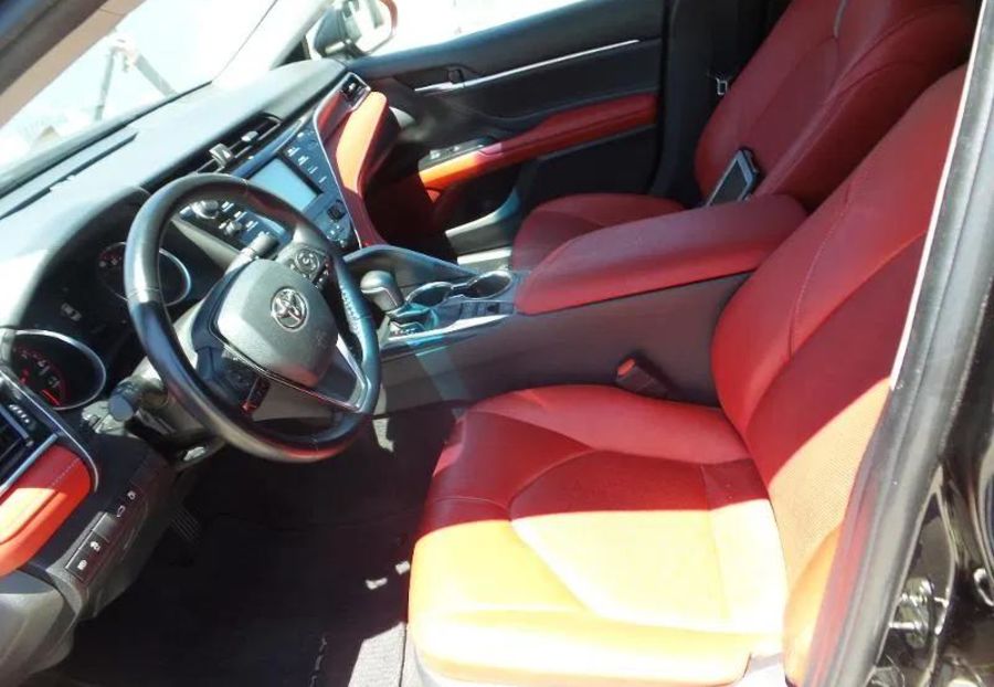 Продам Toyota Camry 2019 года в Киеве