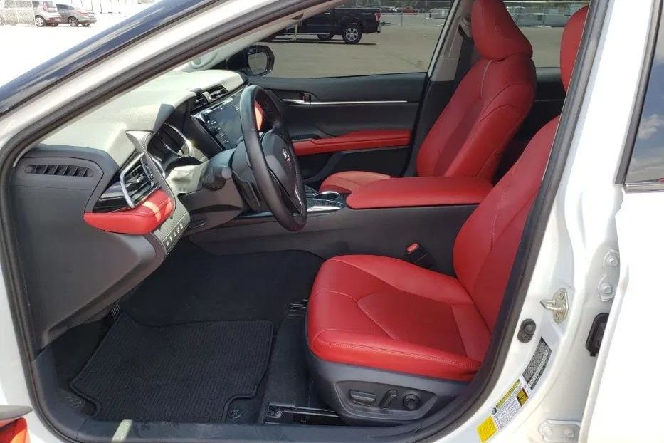 Продам Toyota Camry 2019 года в Киеве
