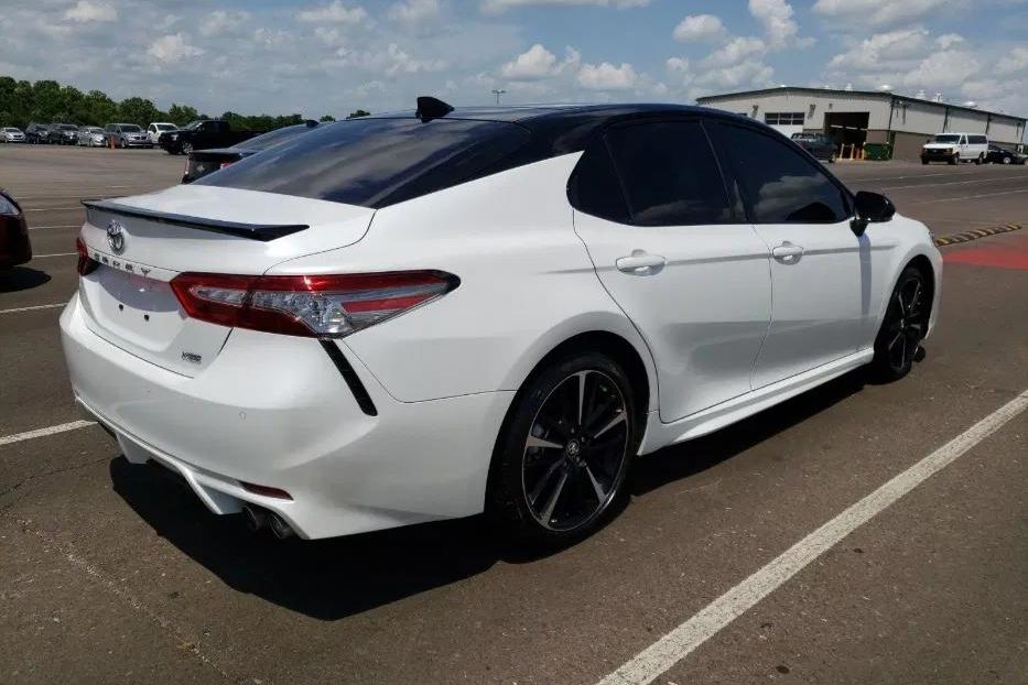 Продам Toyota Camry 2019 года в Киеве