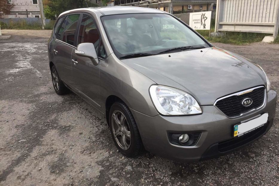 Продам Kia Carens 2011 года в Киеве