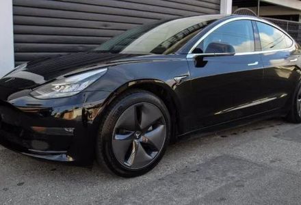 Продам Tesla Model 3 2019 года в Киеве