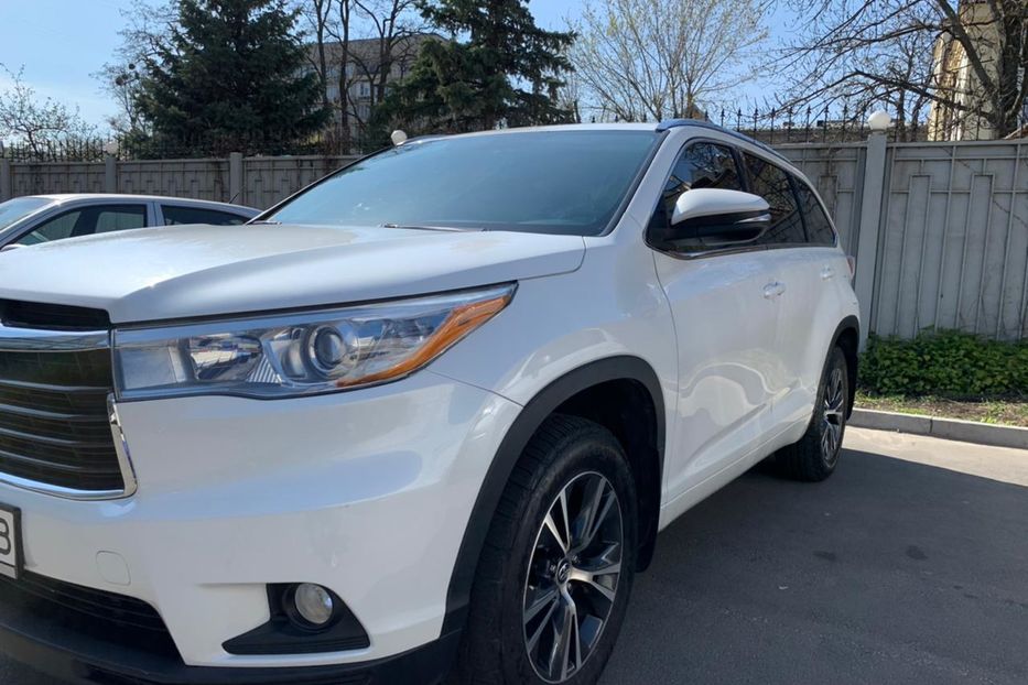 Продам Toyota Highlander XLE AWD 2016 года в Киеве