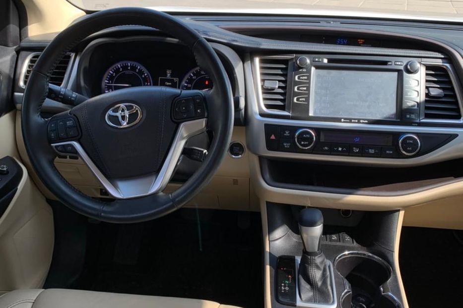 Продам Toyota Highlander XLE AWD 2016 года в Киеве