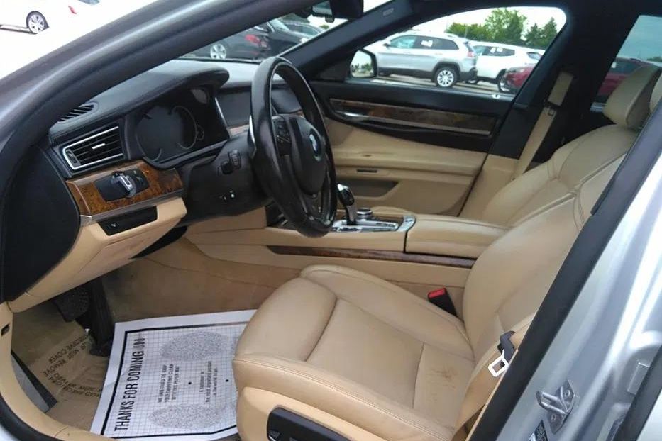 Продам BMW 740 2014 года в Киеве