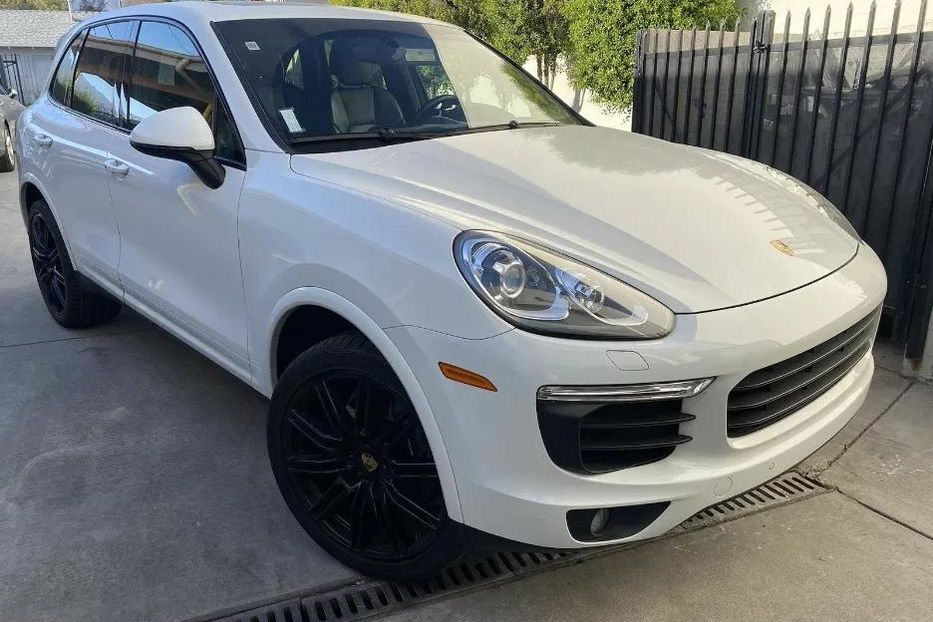 Продам Porsche Cayenne 2017 года в Киеве