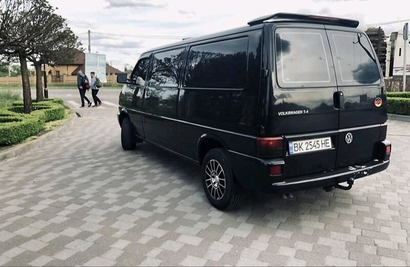 Продам Volkswagen T4 (Transporter) пасс. 2000 года в Киеве