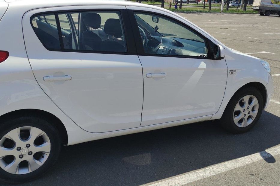 Продам Hyundai i20 2010 года в г. Мариуполь, Донецкая область