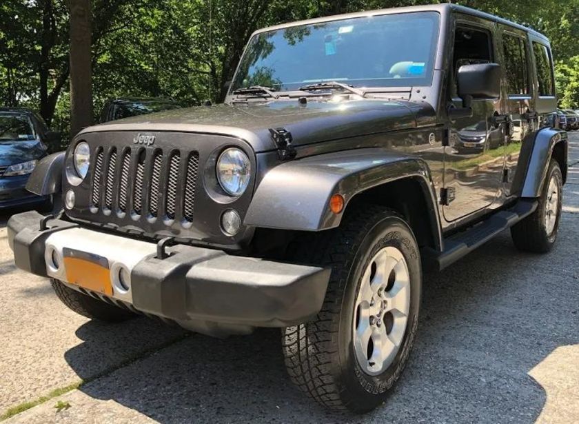 Продам Jeep Wrangler 2013 года в Киеве