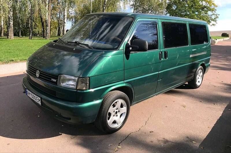 Продам Volkswagen T4 (Transporter) пасс. 2001 года в Киеве