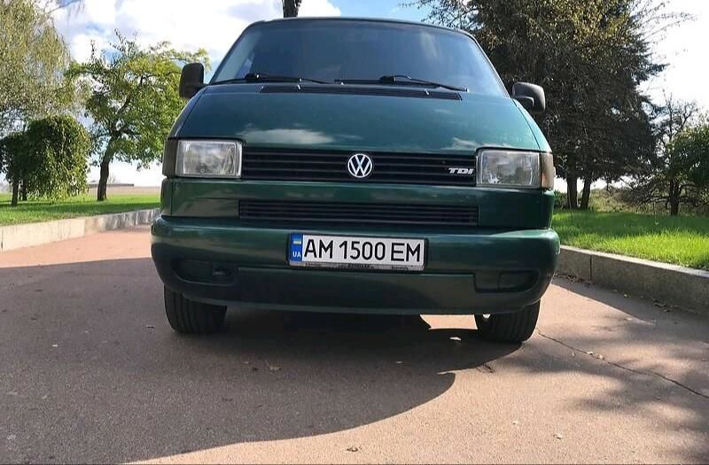 Продам Volkswagen T4 (Transporter) пасс. 2001 года в Киеве