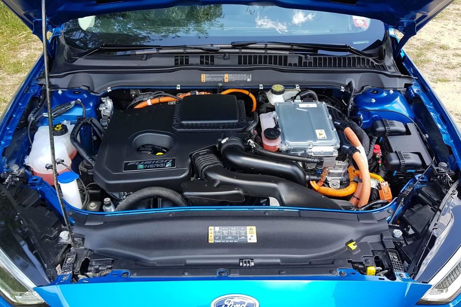 Продам Ford Fusion TITANIUM PLUG IN 2019 года в Виннице