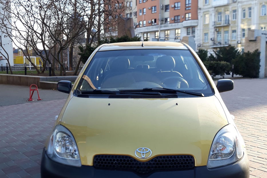 Продам Toyota Yaris 2000 года в Киеве