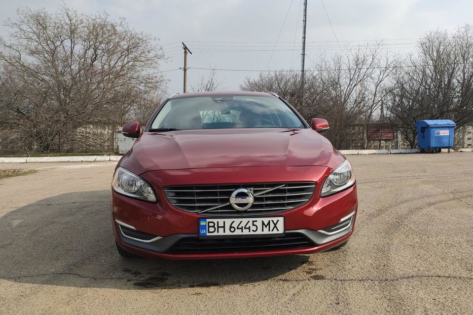 Продам Volvo V60 2014 года в Одессе