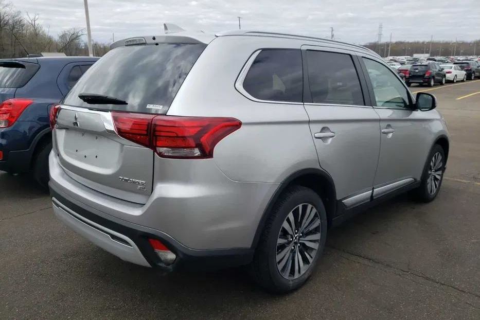 Продам Mitsubishi Outlander 2019 года в Киеве