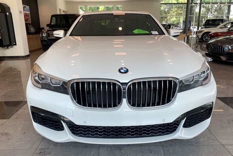 Продам BMW 740 2018 года в Киеве