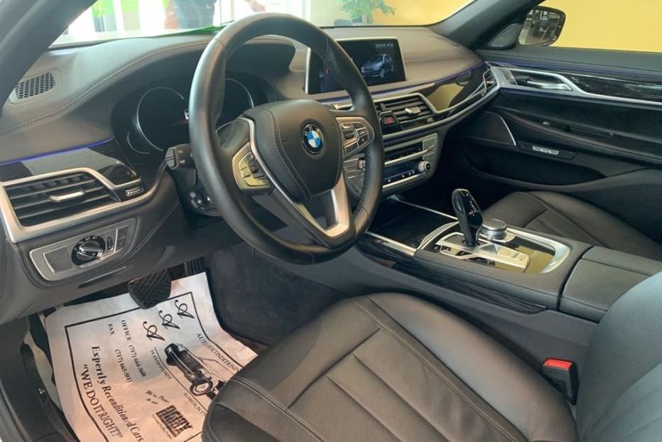 Продам BMW 740 2018 года в Киеве