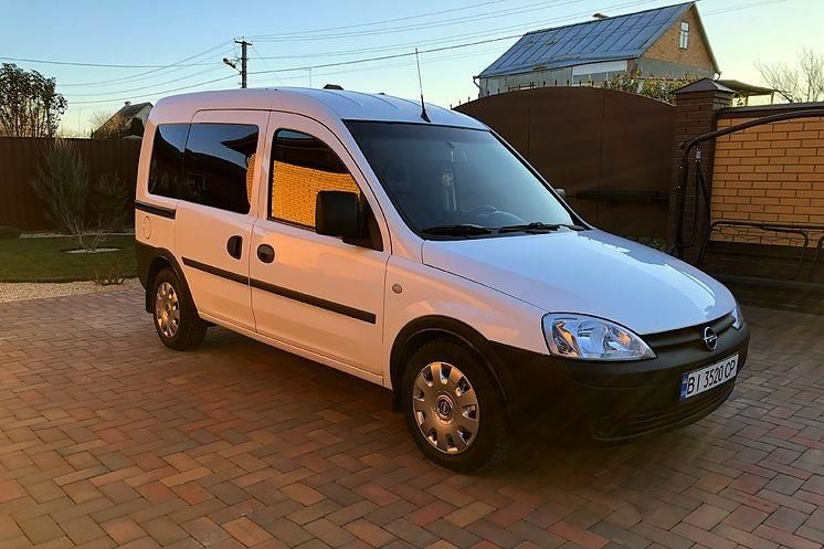 Продам Opel Combo пасс. 2009 года в г. Кременчуг, Полтавская область