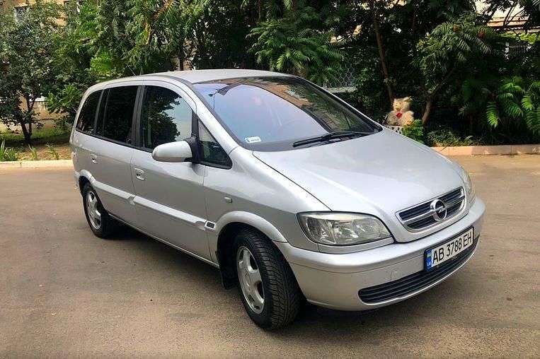 Продам Opel Zafira 2004 года в г. Овруч, Житомирская область