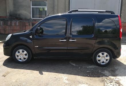 Продам Renault Kangoo пасс. Family 2012 года в Львове