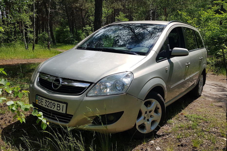 Продам Opel Zafira  B 2008 года в Киеве