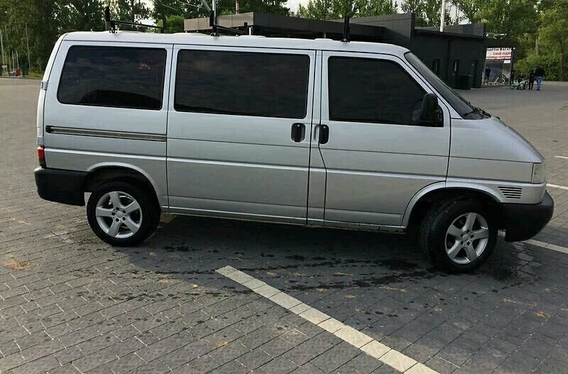 Продам Volkswagen T4 (Transporter) пасс. 2001 года в Киеве