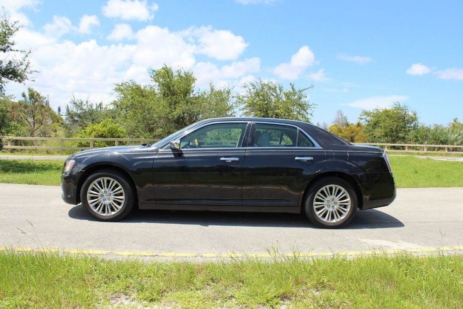 Продам Chrysler 300 C 2014 года в Киеве