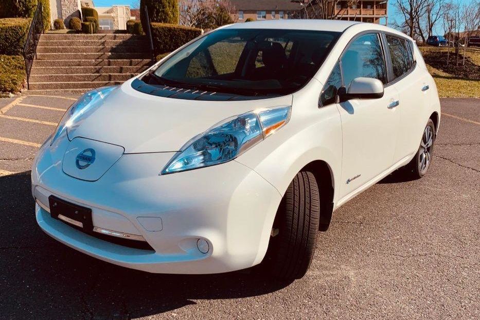 Продам Nissan Leaf 2016 года в Киеве