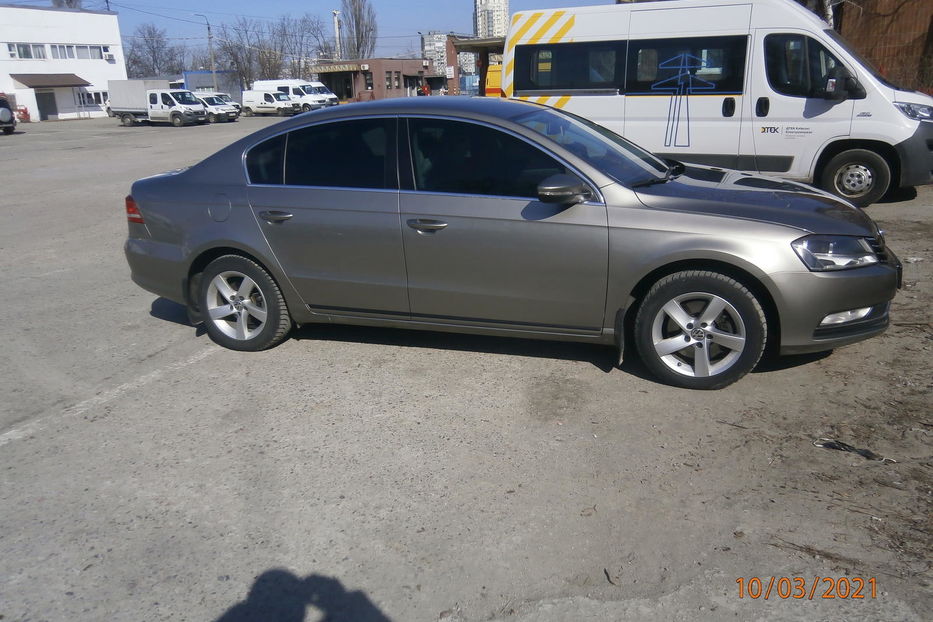 Продам Volkswagen Passat B7 2012 года в Киеве