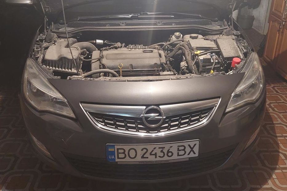 Продам Opel Astra J sports tourer 2011 года в Тернополе