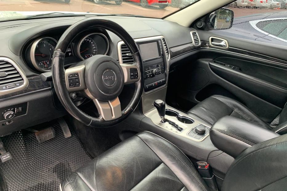 Продам Jeep Grand Cherokee 2012 года в Харькове