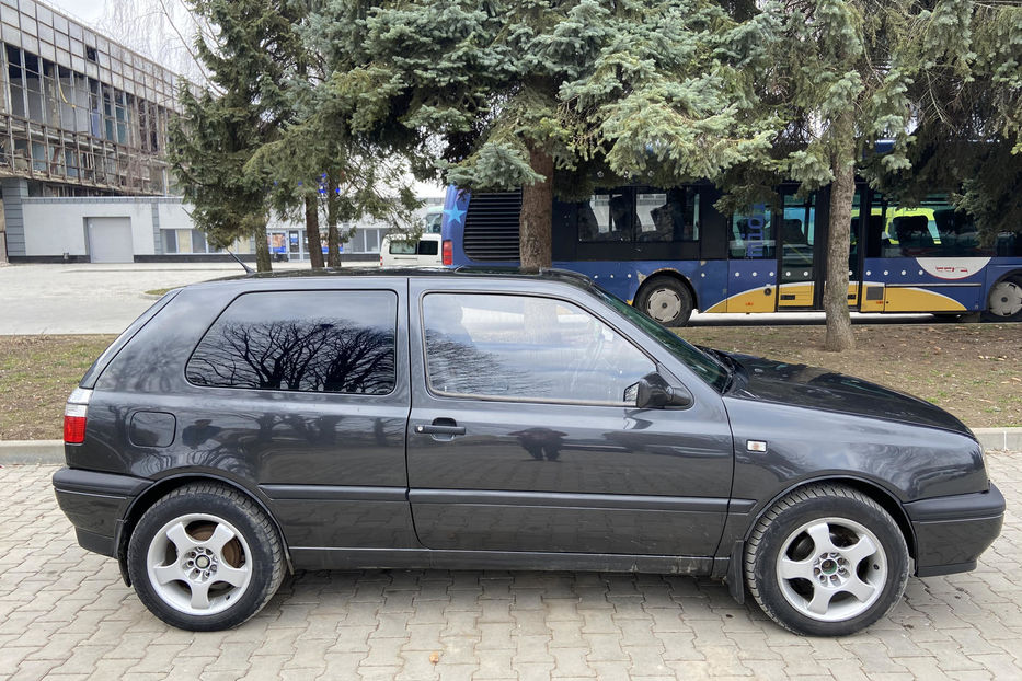 Продам Volkswagen Golf III 1993 года в Черновцах