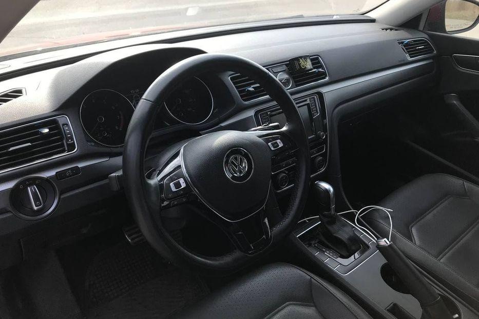 Продам Volkswagen Passat B8 2017 года в Киеве